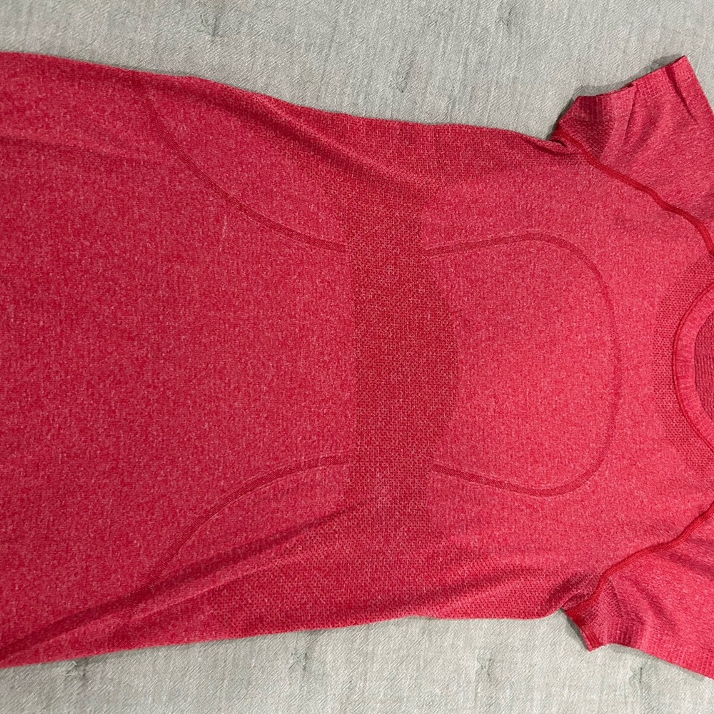 Lululemon Swiftly Tech tee